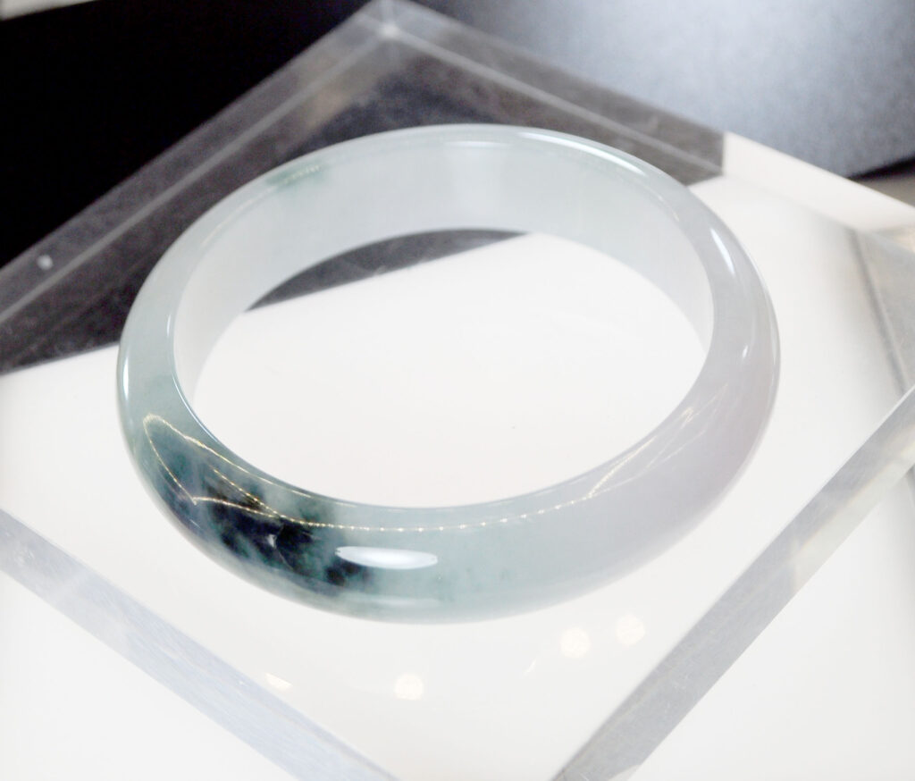 Natural Ice-type Jadeite Bracelet with Floating Patterns and Purple Hues