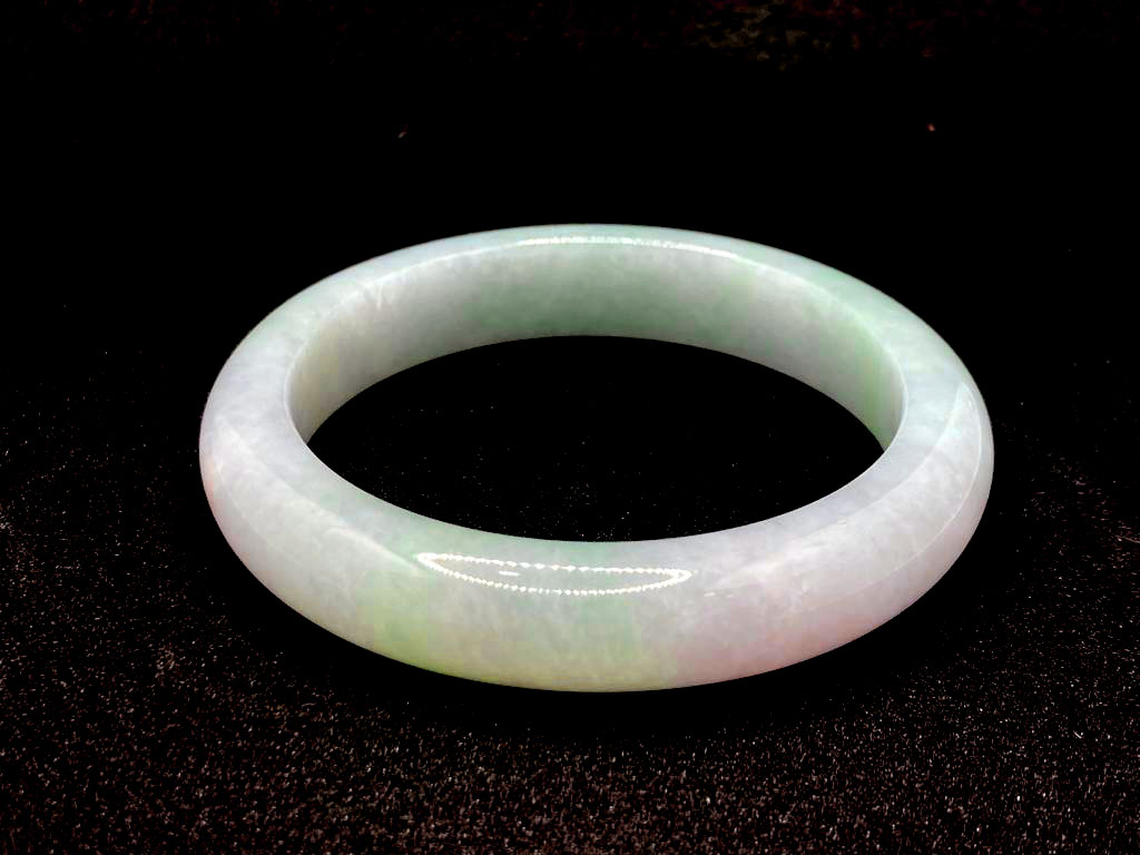 Natural Emerald Spring-with-Color Bracelet