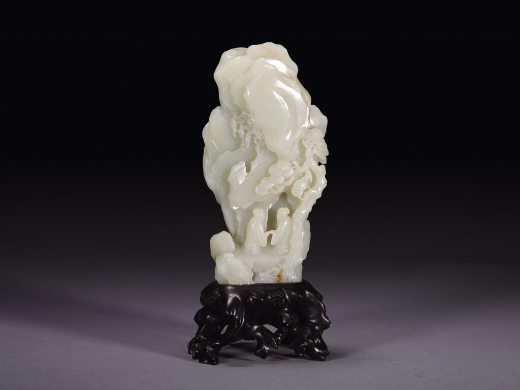 Macro view: Fibrous tremolite structure in mutton-fat Hetian jade