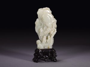 Macro view: Fibrous tremolite structure in mutton-fat Hetian jade