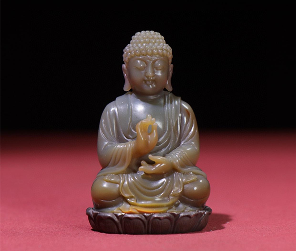 Close-up comparison of real vs fake Chinese porcelain glaze textures