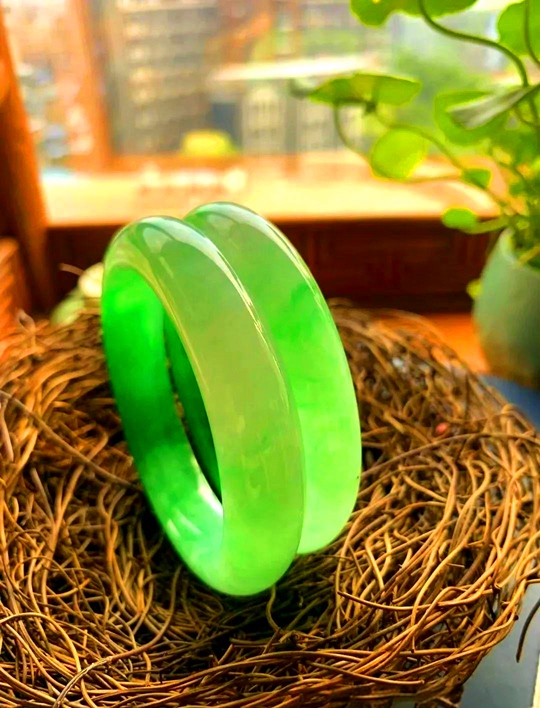 Imperial Green jadeite