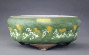 Qing Dynasty spinach-green jade lotus-form washer