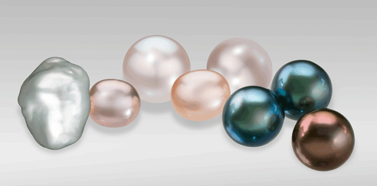 Elizabeth Taylor’s La Peregrina pearl pendant