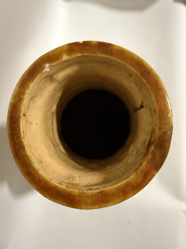 Qing Dynasty Plain Three-Color Stacked Lotus Appreciation Vase - Image 4
