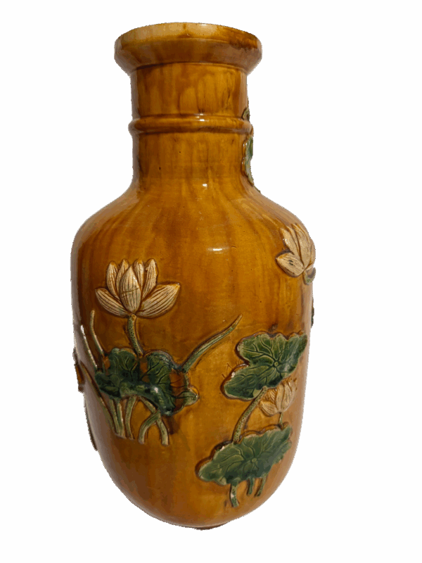 Qing Dynasty Plain Three-Color Stacked Lotus Appreciation Vase