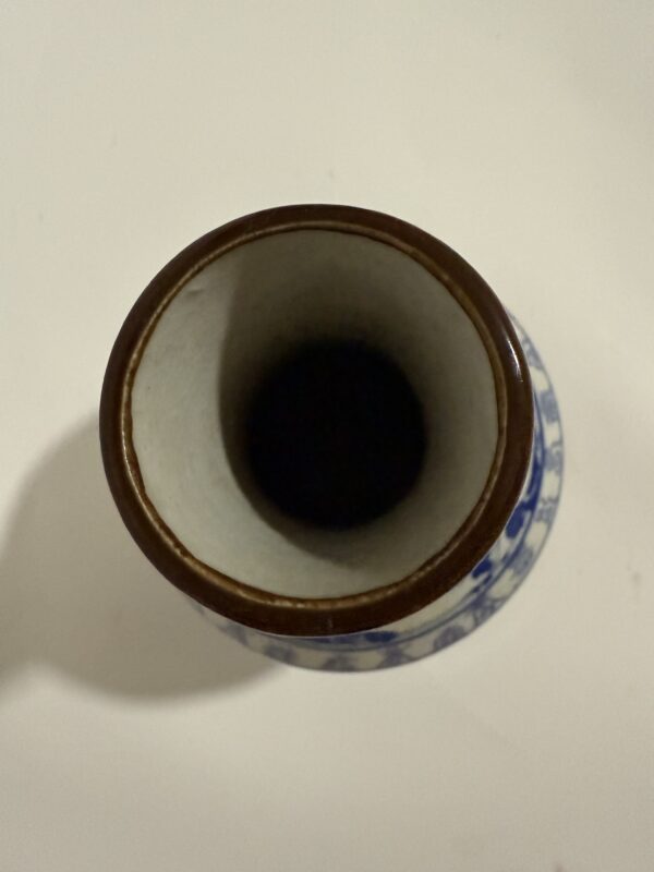 Blue-and-White Hundred Longevity Vase Marked "Made in the Yongzheng Reign of the Great Qing Dynasty" - Image 4