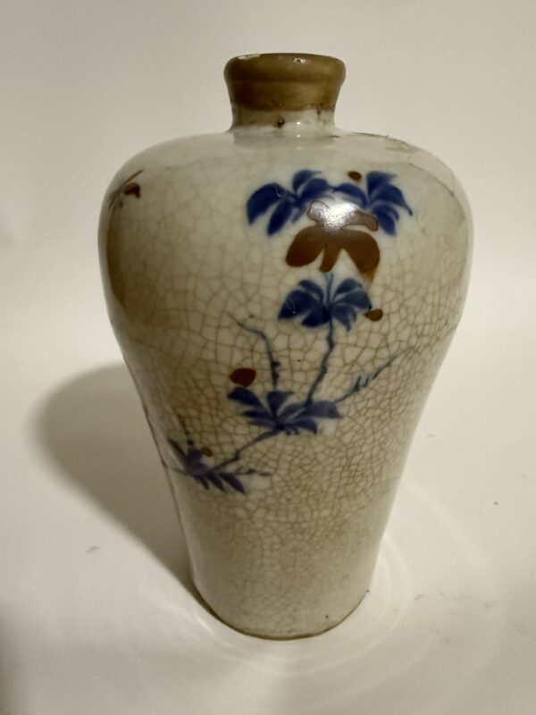 Ming Dynasty Wanli Blue-and-White Meiping on Ge Glaze - Image 3