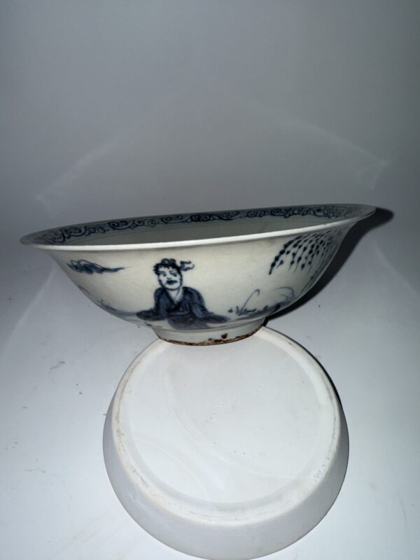 Large Blue-and-White Bowl with Figure Stories from the Ming Dynasty - Image 4