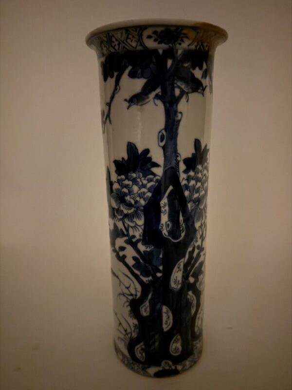 Blue-and-White Arrow Quiver with Bird-and-Flower Pattern, Marked "Made in the Reign of Emperor Qianlong" - Image 4