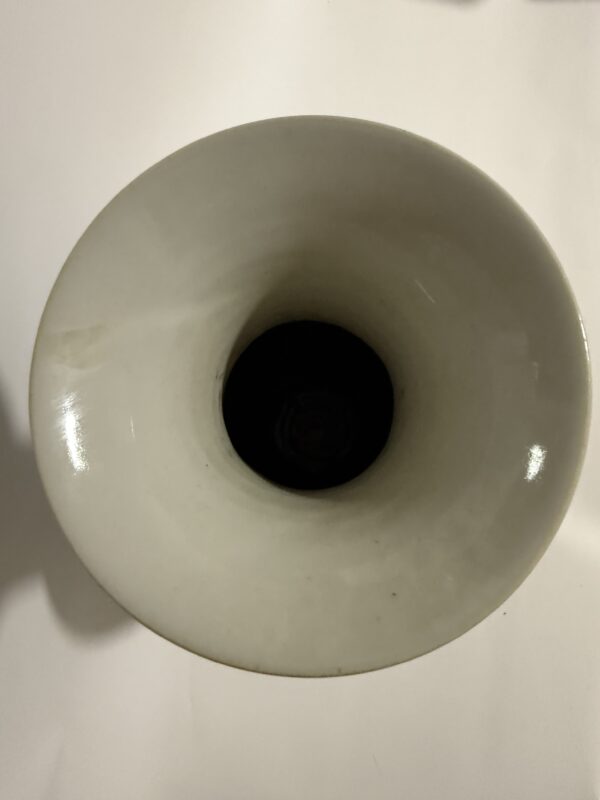 Qing Kangxi Blue-and-White Dragon Pattern Appreciation Vase - A Treasured Piece from the Imperial Kiln - Image 4