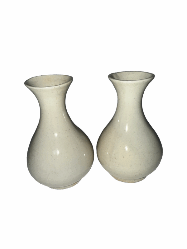 A Pair of White Glazed Yuhuchun Vases from the Song Dynasty