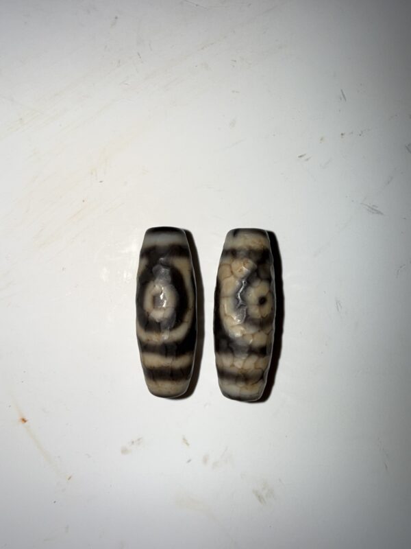 A Pair of Two - Eyed Dzi Beads from the Ming Dynasty - Image 3