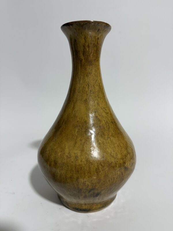 Qing Dynasty Butter Glaze Garlic Head Bottle - Image 3