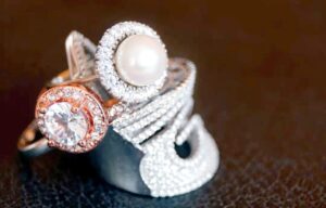 The Japanese Vintage Jewelry Boom: China’s New Collecting Craze