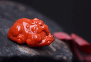 Nanhong Agate and the Sacred Sites of Tibetan Buddhism: The Crimson Spirit of the Snowy Land